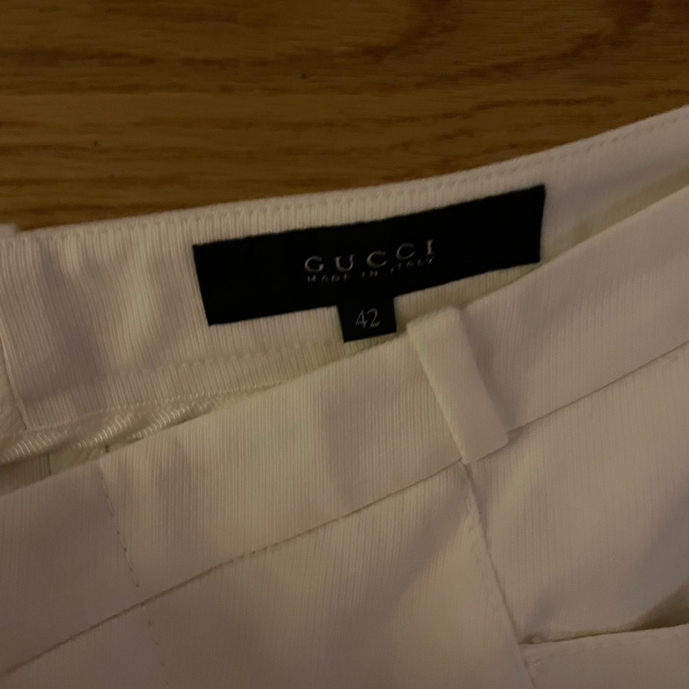 Gucci white short slacks